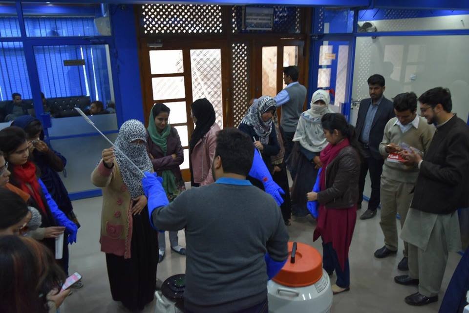 Cryopreservation training sessions at Alpha Genomics. — photograph 4