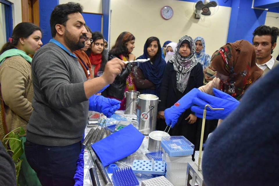 Cryopreservation training sessions at Alpha Genomics. — photograph 10