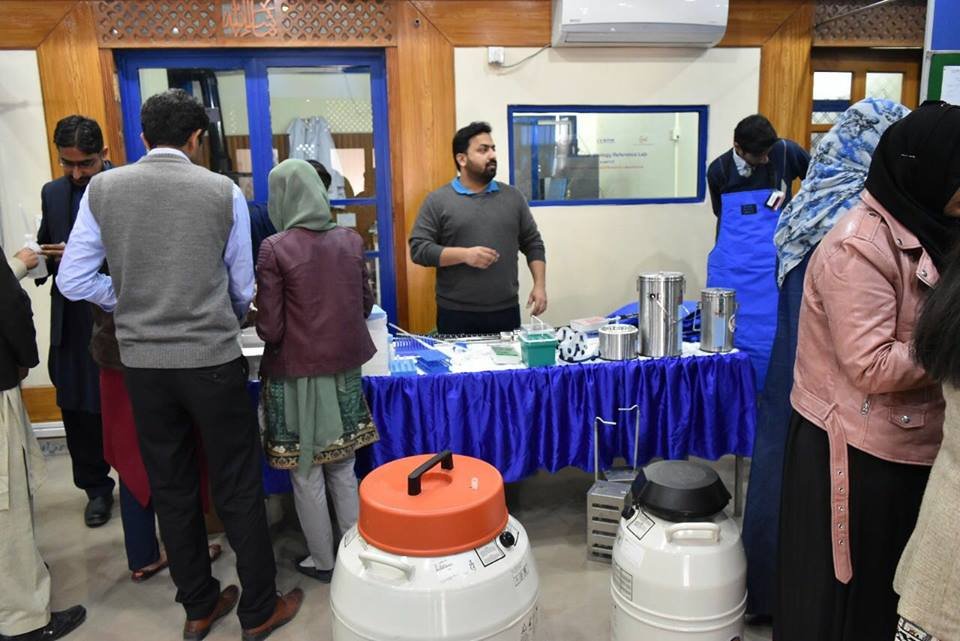 Cryopreservation training sessions at Alpha Genomics. — photograph 12