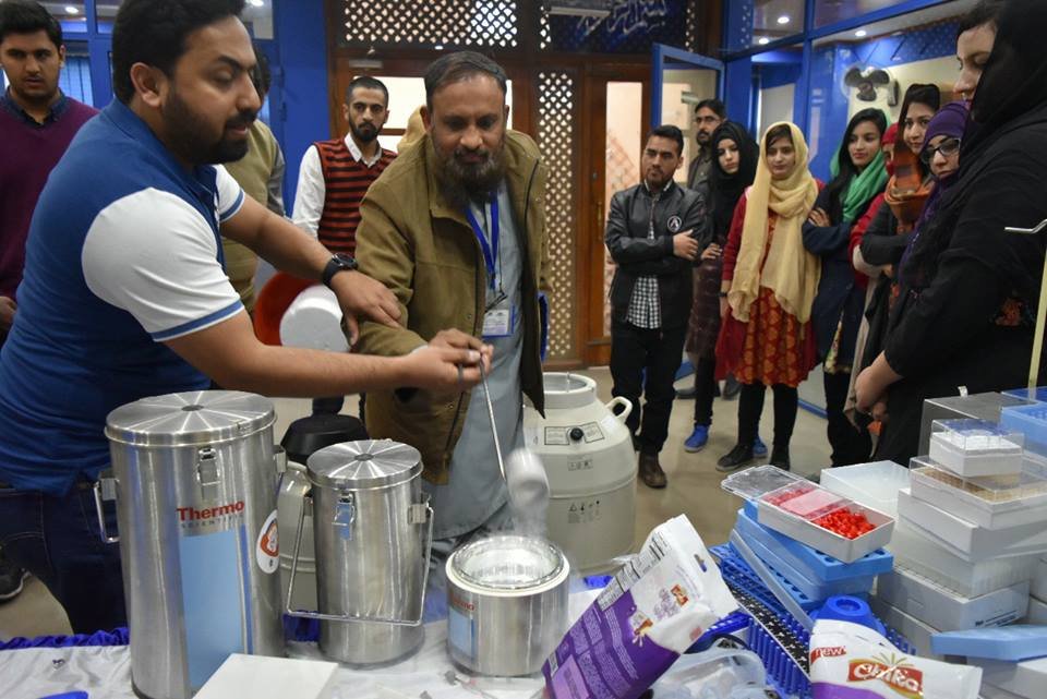 Cryopreservation training sessions at Alpha Genomics. — photograph 6