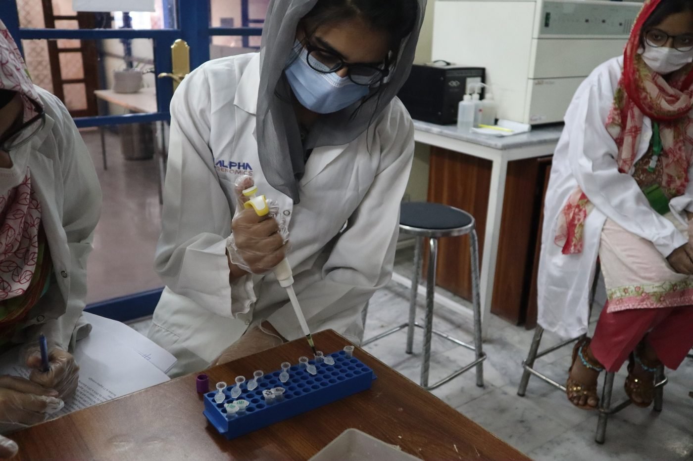 Hands-on Trainings of Basic Molecular  Biology Techniques — photograph 3